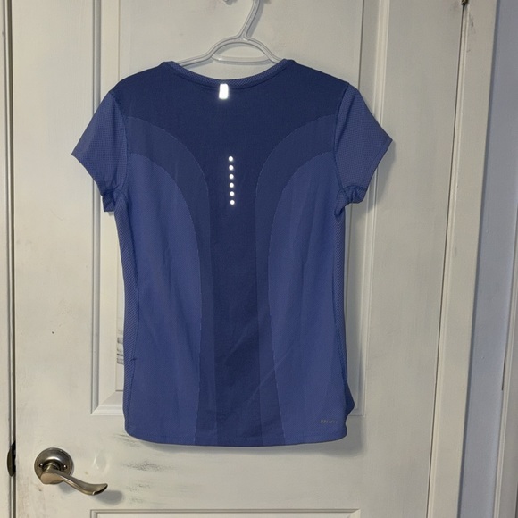 Nike Dry Fit T Shirt - Picture 4 of 6